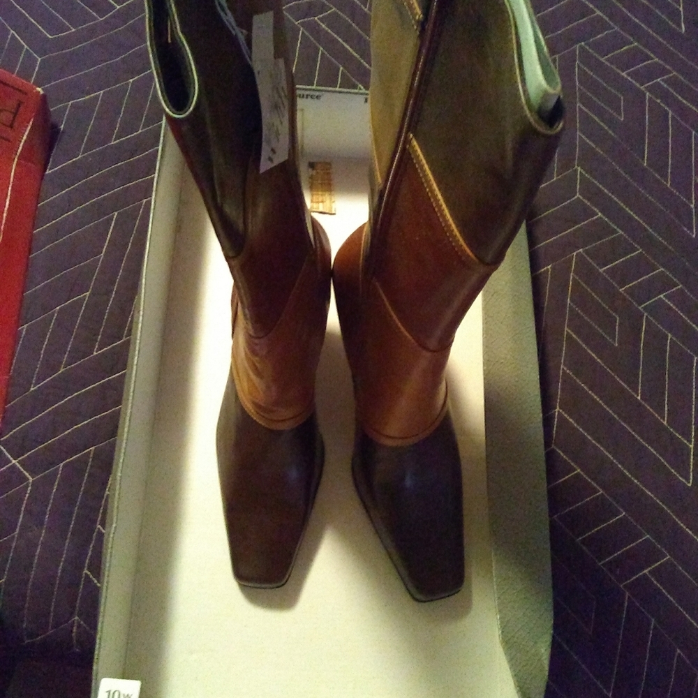 Women boots  Brand New